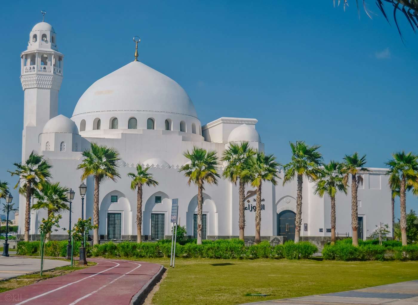 مسجد على كورنيش الدمام